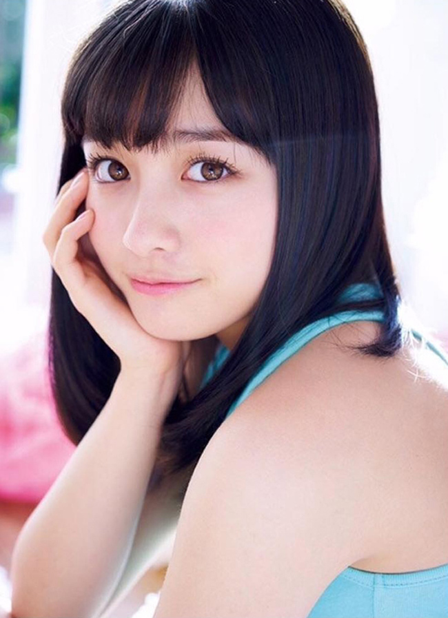 Không chỉ sở hữu giọng hát hay mê ly mà Kanna Hashimoto còn là một thiếu nữ với sắc đẹp làm mê đắm lòng người.