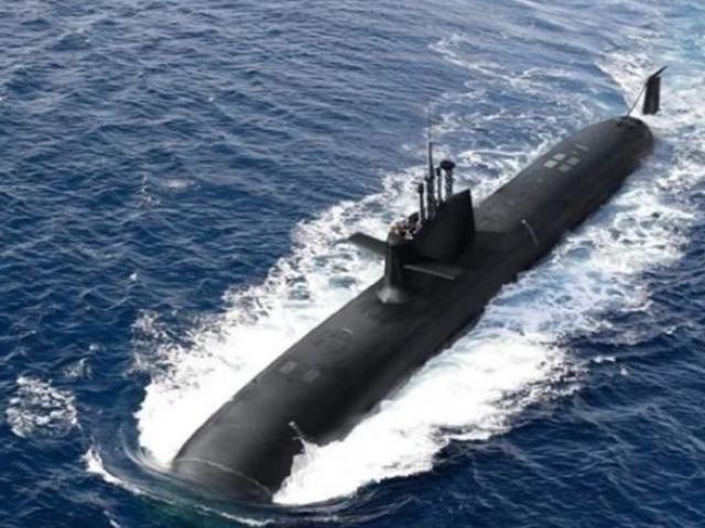 Nghịch lý tàu ngầm không thể nổi của Tây Ban Nha