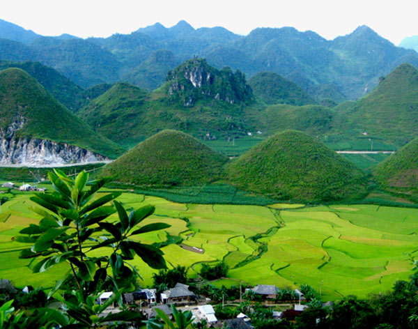 Hà Giang đang ở &#34;tâm bão&#34; điểm thi, 5 điểm đến này vẫn hút khách - 10