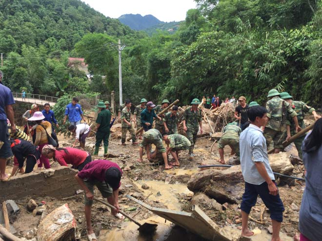 Mưa lũ Yên Bái: Bất lực nhìn con trai bị lũ cuốn trôi - 2