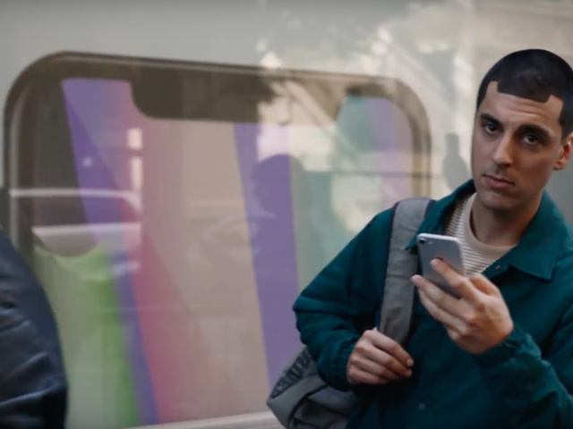 Samsung lại tung video quảng cáo chế nhạo Apple