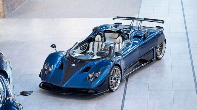 Chủ tịch hãng Pagani cầm lái &#34;siêu phẩm&#34; Zonda HP Barchetta đắt nhất hành tinh - 2