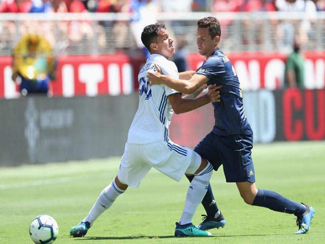 MU - San Jose Earthquakes: 2 lần dội xà ngang, “người nhện” mới siêu đẳng