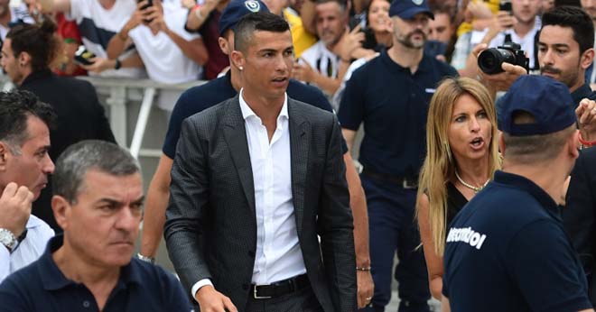 Juventus trả giá đắt vì Ronaldo: 3 SAO thi nhau làm &#34;vật tế thần&#34; - 1