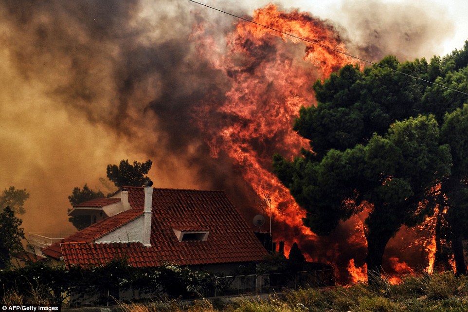 Video vụ cháy “thịnh nộ” khủng khiếp nhất thập kỷ ở Hy Lạp - 1
