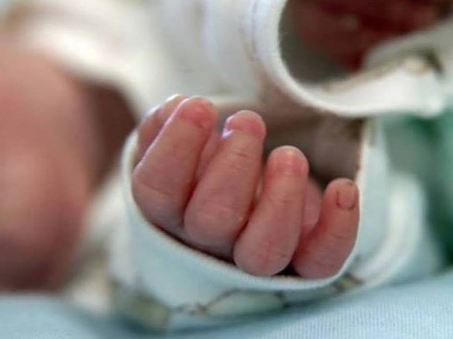 Vụ bé 4 tháng tuổi tử vong: Bác sĩ không khám mà chỉ đạo miệng cho điều dưỡng điều trị - 1