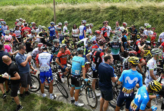 Scandal đua xe đạp hy hữu: Nông dân nổi loạn Tour de France - 1