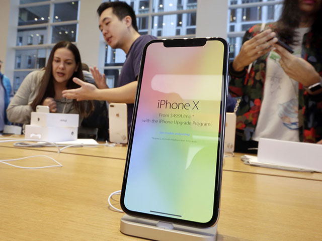 Foxconn rút hầu bao thưởng lớn cho nhân viên lắp ráp iPhone 2018