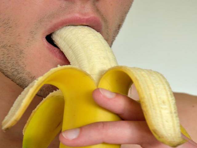 Vòng tròn bí ẩn trong miệng tố nam giới đang mắc bệnh tình dục