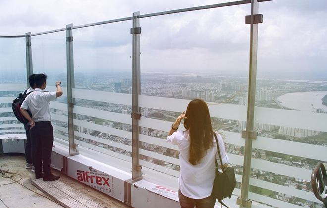 Lên đỉnh tháp tòa nhà cao &#34;chọc trời&#34; The Landmark 81 ngắm Sài Gòn 360 độ - 7