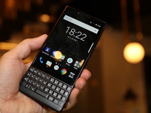 BlackBerry KEY2 về Việt Nam với giá "đắt xắt ra miếng"