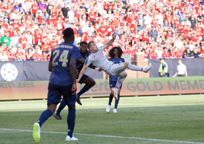 Shaqiri ghi &#34;xe đạp chổng ngược&#34; như Ronaldo: Xé lưới MU, Salah lo sợ - 1