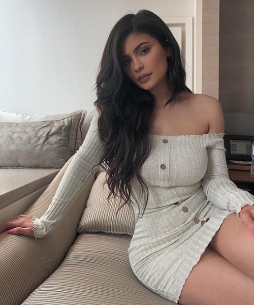 Kylie Jenner ngày càng khẳng định mình là biểu tượng thời trang giới trẻ - 8