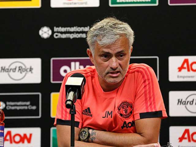 Biến lớn tại MU: Mourinho ”đấu đá” sếp lớn, 400 triệu bảng quá nhiều