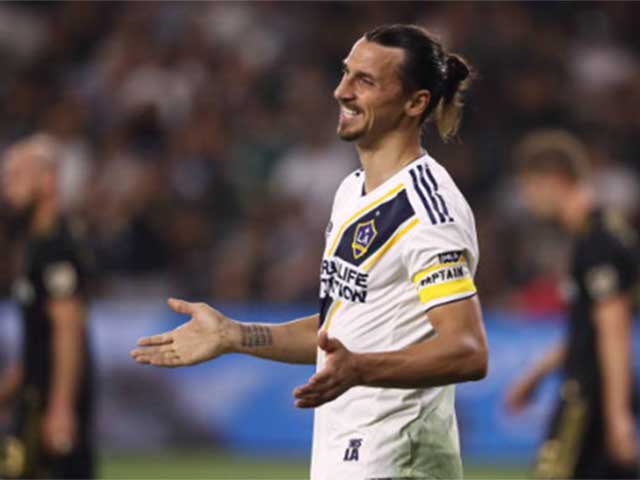 Ibrahimovic ghi 15 bàn/17 trận, ghi hat-trick siêu ngược dòng