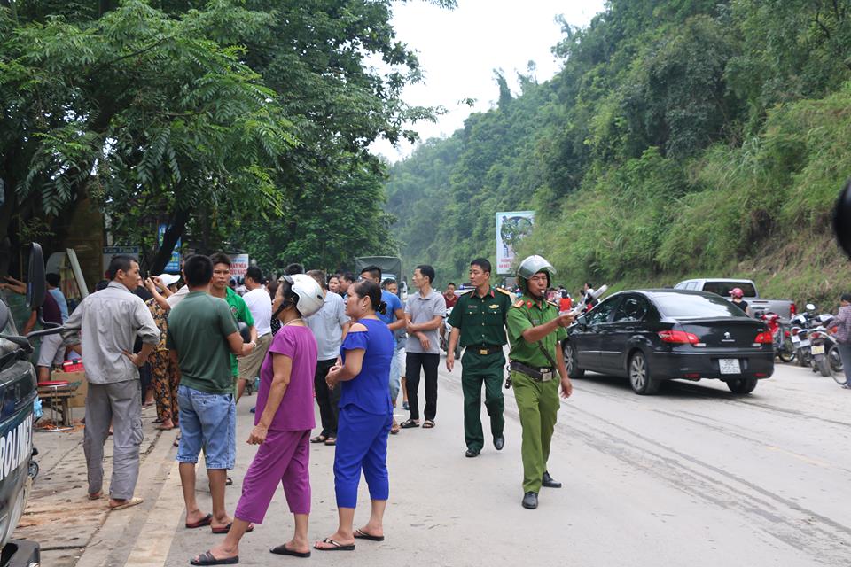 Hiện trường tan hoang nơi hàng chục ngôi nhà bị “hà bá” sông Đà nuốt chửng - 12