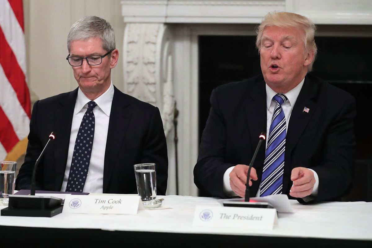 Bán ít hàng và chịu thuế từ Trump, lợi nhuận Apple vẫn tăng chóng mặt - 2