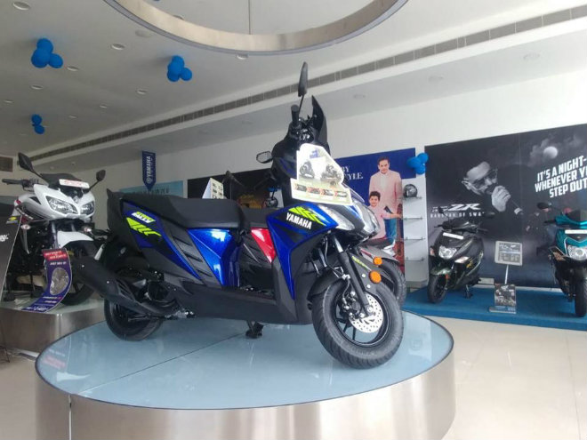 Yamaha Ray ZR Street Rally về đại lý, Honda Vision giật mình - 2