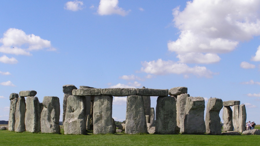 Phát hiện chấn động về bãi đá cổ Stonehenge 5.000 năm ở Anh - 1