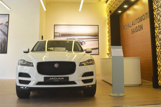 Jaguar Land Rover mở thêm showroom mới tại TP.Hồ Chí Minh - 8