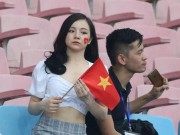 Bóng đá - Hot girl &quot;ngủ gật&quot; gây sốt World Cup &quot;truyền lửa&quot; U23 Việt Nam vượt khó