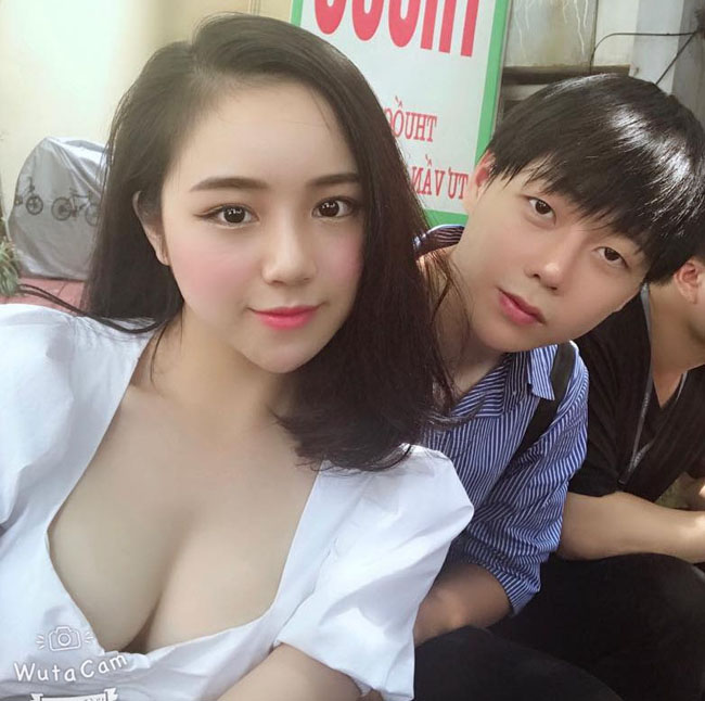 Dù đang bận rộn đóng phim &#34;Shipper, em ship tim tôi đi đâu&#34;, nhưng mỗi khi đến mùa bóng đá hoăc những trận cầu quan trọng của U23 Việt Nam, cô nàng vẫn luôn dành thời gian theo dõi và cổ vũ nồng nhiệt cho niềm đam mê của mình.