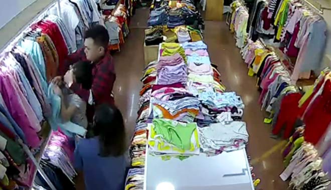 Rùng mình, đôi nam nữ xông vào shop quần áo cố sát hại nữ nhân viên - 3