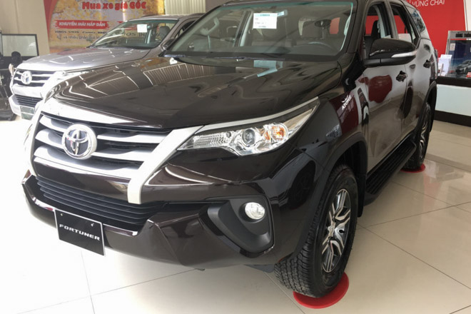 Giá xe Toyota Fortuner cập nhật tháng 8/2018 - 4