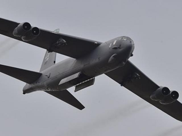 B-52 vần vũ xung quanh Trung Quốc, Bắc Kinh ”lạnh sống lưng”