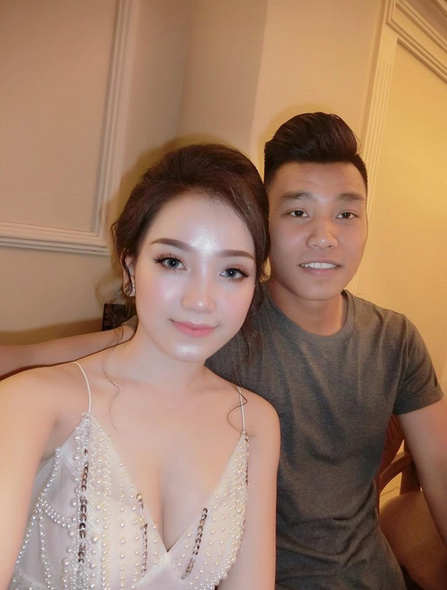 Bạn gái xinh như hot girl của Văn Thanh là Phùng Bảo Trân &#40;đến từ Pleiku&#41;.