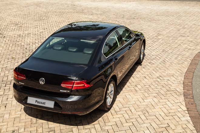 Volkswagen giới thiệu thêm bản Passat Bluemotion Comfort giá từ 1,42 tỷ đồng - 4