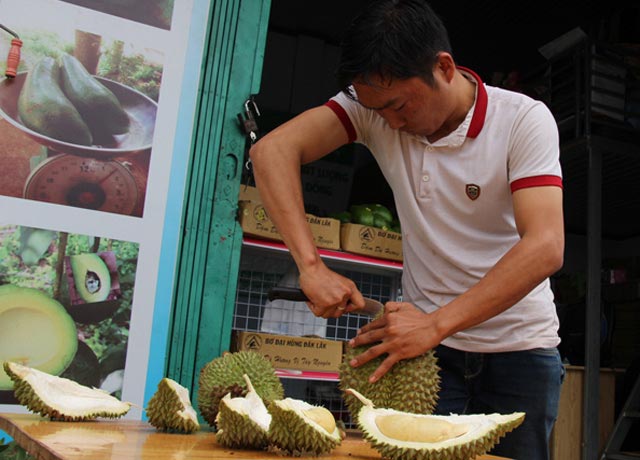 Hạt sầu riêng lên &#34;cơn sốt&#34;, đến nỗi bới cả... thùng rác lùng hạt - 3