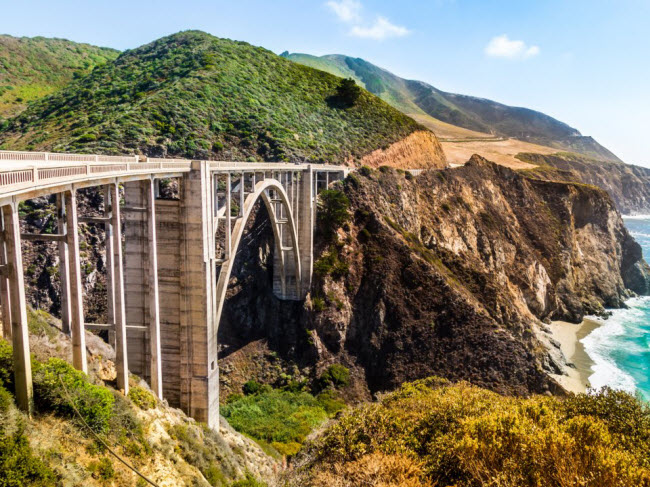 Big Sur, Mỹ: Có nhiều điểm cắm trại để du khách lựa chọn tại bang California, nhưng Big Sur là một trong những địa điểm hấp dẫn nhất. Nơi đây nằm giữa rừng tùng bách và biển Thái Bình Dương.