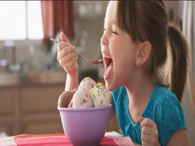 Những sai lầm khi ăn kem khiến bạn bị ngộ độc