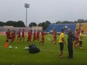 Bóng đá - U23 Việt Nam tập đấu ASIAD: Luyện quân dưới mưa, ngàn fan cổ vũ