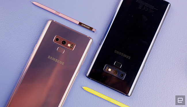 Galaxy Note9 cho phép người dùng tùy chọn dung lượng bộ nhớ trong - 128GB hoặc 512GB. Với khả năng tích hợp thẻ microSD, Galaxy Note9 hỗ trợ bộ nhớ tổng cộng lên đến 1TB.