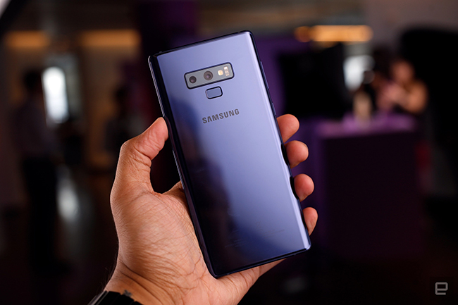 Camera trên Galaxy Note9 là camera thông minh nhất từ trước đến nay của Samsung khi ứng dụng trí tuệ nhân tạo nhằm nhận diện từng thành phần trong một bức ảnh, như cảnh sắc hay từng đối tượng cụ thể trong hình.