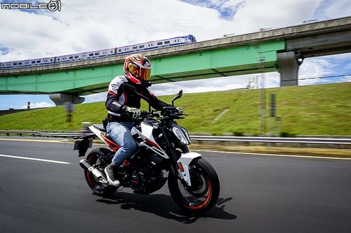 KTM 125 Duke 2018: Chiếc naked bike &#34;vô tiền khoáng hậu&#34; - 5