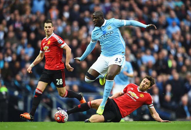 Fan MU đừng tuyệt vọng: “Bom tấn” vẫn còn Yaya Toure - Balotelli miễn phí - 3