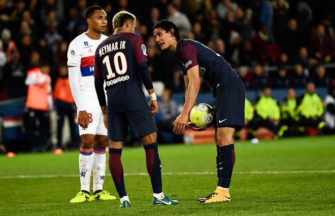 “Biến lớn” MU: Sanchez - Pogba tranh penalty, &#34;quả bom&#34; mâu thuẫn chực nổ - 1