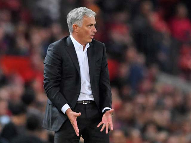 MU thắng trận mở màn Ngoại hạng: Mourinho khen Shaw “gần như hoàn hảo”