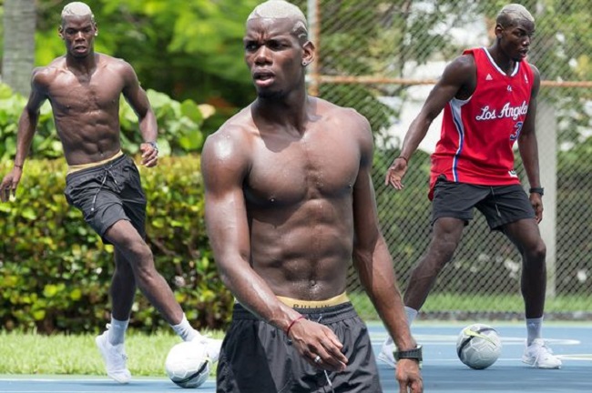 Pogba thường tập tạ, chạy bộ, gập bụng, đu xà, tập với máy ở phòng gym để tăng cường thể lực.&nbsp;