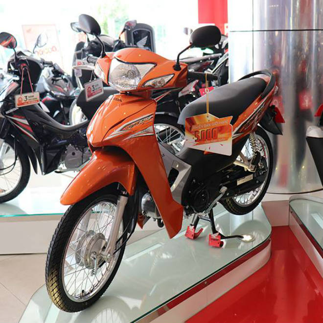 Honda Wave Alpha màu cam về đại lý, khuyến mãi nửa triệu đồng - 3