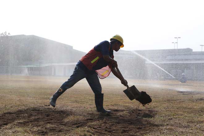 Sốc nặng U23 Việt Nam suýt tập trên sân như mặt ruộng ở Indonesia - 2