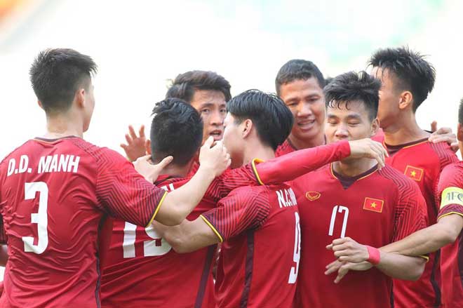 Ảnh nóng U23 Việt Nam: Văn Quyết-Quang Hải tỏa sáng, Công Phượng cười tươi - 13