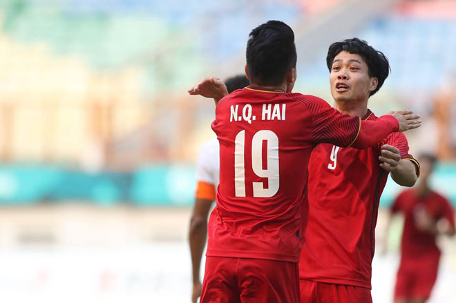 Ảnh nóng U23 Việt Nam: Văn Quyết-Quang Hải tỏa sáng, Công Phượng cười tươi - 7