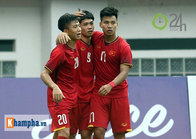 Hòa Minzy đến sân, Công Phượng cóng chân 2 lần hỏng penalty - 10