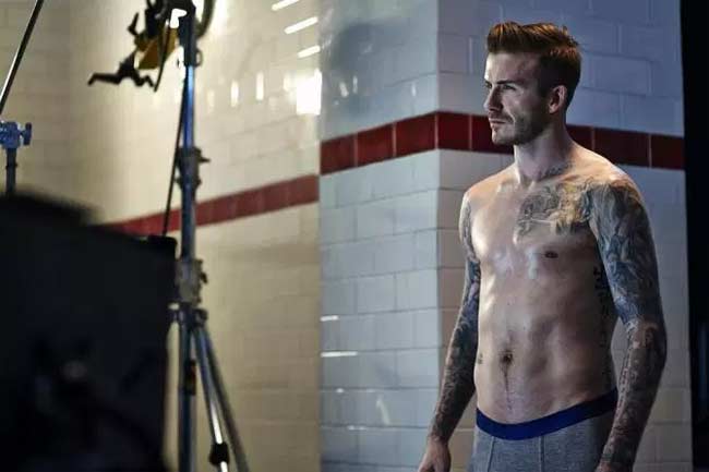 Nhiều người hâm mộ vẻ đẹp nam tính của Beckham.