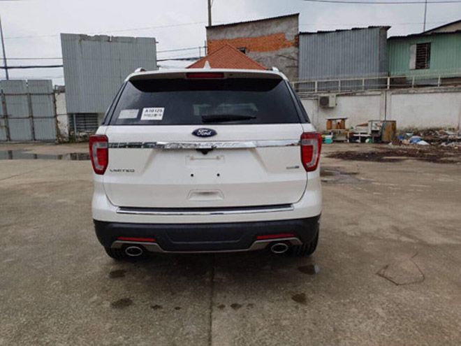 Lô xe Ford Explorer Limited 2018 đầu tiên đã về Việt Nam - 8