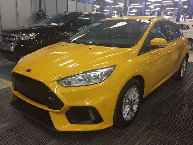 Đại lý Ford lắp thêm bodykit &#34;RS&#34; cho Focus Trend nhằm hút khách hơn - 4